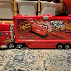 Lightening McQueen Mac Truck