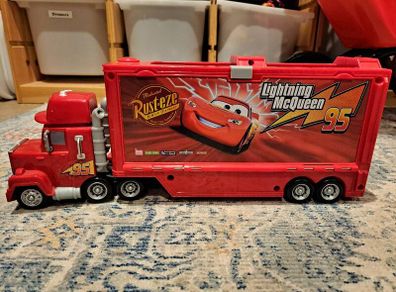Lightening McQueen Mac Truck