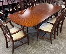 Regency mahogany extendable dining table & 6 chairs. Includes 6 high back chair