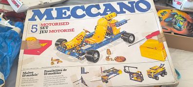 Meccano 3 sets in total plus spare bits and bobs. See photos