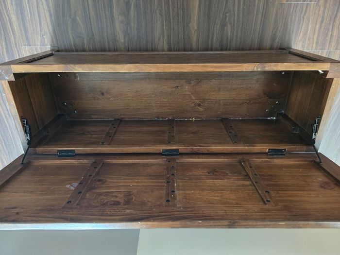 Solid wooden blanket box