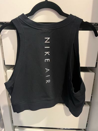 nike crop top XL