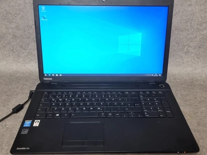 Joblot of WORKING Toshiba Laptops (6 in total).