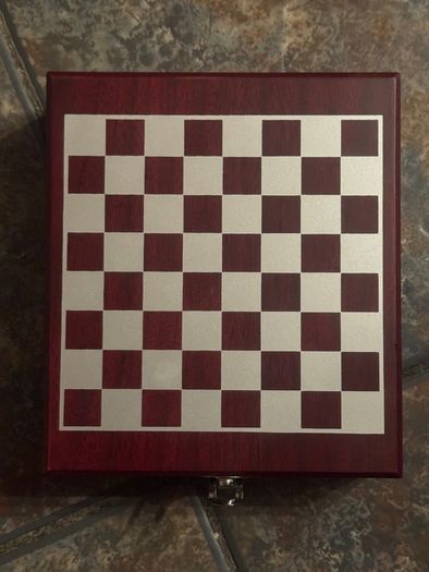 Wine set with chess
