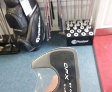 Odyssey DFX v-line fang putter