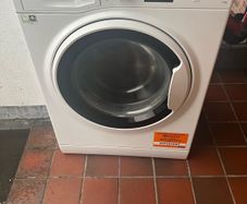 PARTS ONLY( Hotpoint 10 kg Washing Machine ( NSWA 1043C ww UK)  for parts only
