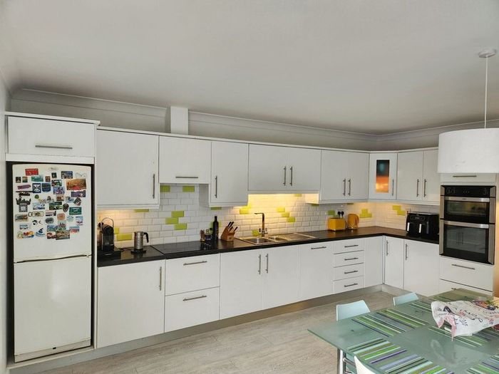 Modern White Gloss Kitchen