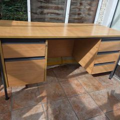 Good Quality Desk with lockable drawers on each side (comes with 2 keys). In perfect condition.