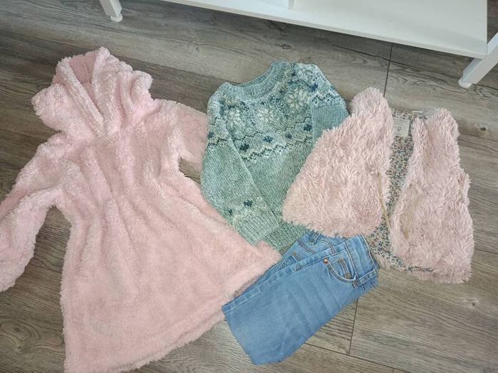 Girl's bundle of clothes