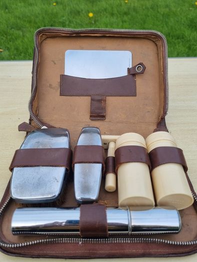 Vintage men's grooming and shaving travel set
