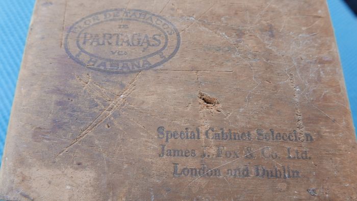 Vintage Flor de Tabacos Partagas Royale Limited Reserve Cigar Box