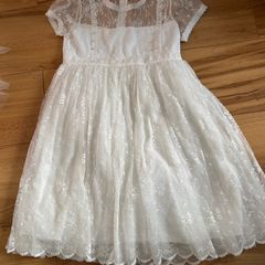 girl's white dress