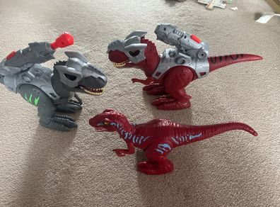Walking roaring dinosaurs x3