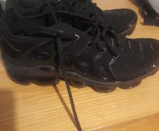 Black Nike vapourmax 8.5uk as new
