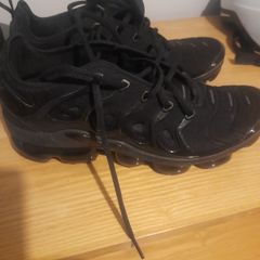Black Nike vapourmax 8.5uk as new