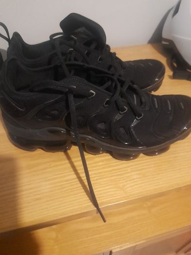 Black Nike vapourmax 8.5uk as new