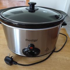 Slow cooker