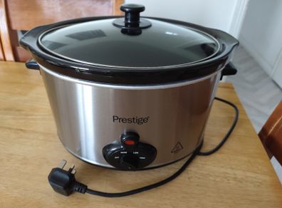 Slow cooker