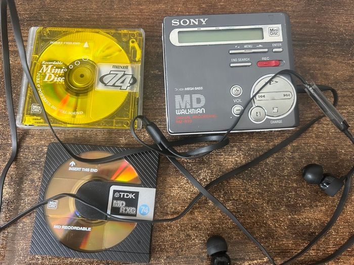 Sony Vintage Mini Disk player MZ-R70