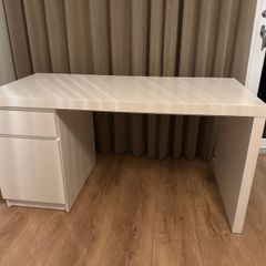 White IKEA MALM Desk Pristine Condition