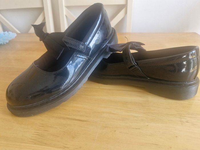 Girls Dr Martens School Shoes