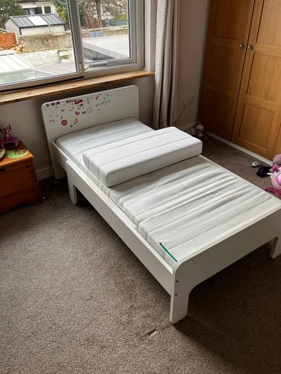 IKEA SLAKT extendable bed and mattress