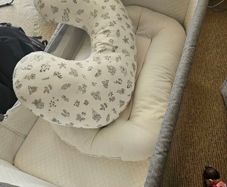 Next to Me, Nest, feeding pillow