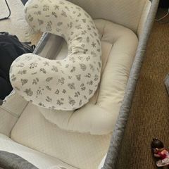 Next to Me, Nest, feeding pillow