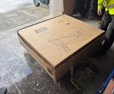 Thule Approach Rooftop Tent  Like New + (2) Bonus