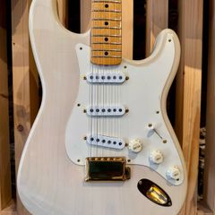 1988 Fender Stratocaster '57 Vintage Reissue Mary Kaye