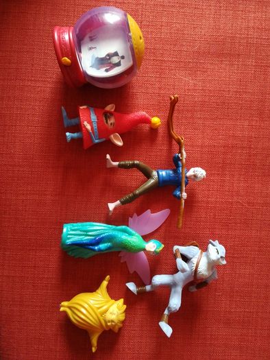 Rise of the Gardiens figures
