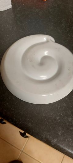 Nice quirky bowl/ plate,buyer collects or pays postage, good condition,,sold as is,