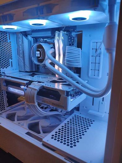 Custom White Gaming PC AMD RX 9070 XT 16 GB Ryzen 5 9600X 32GB Ram DDR5 2.5TB Storage