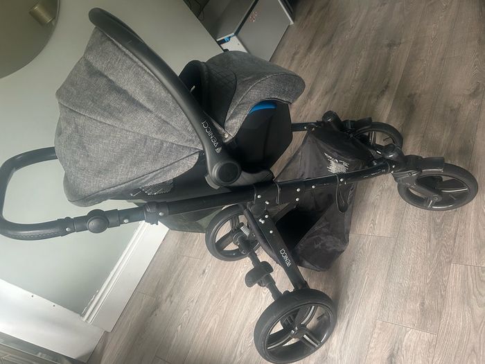 Venicci Travel System