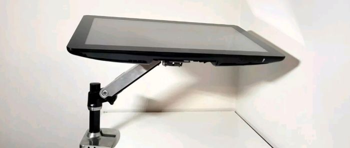 Ergotron LX Desktop polished alloy monitor stand