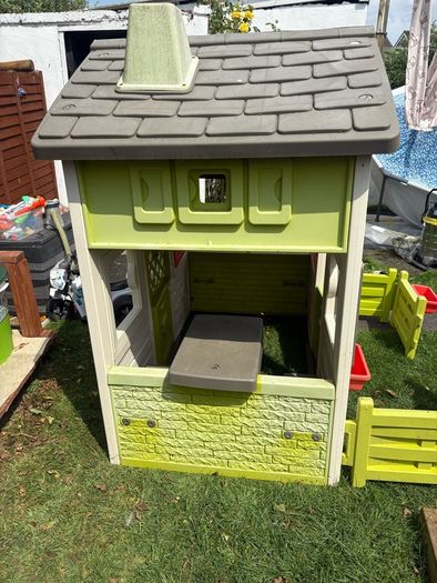 toy playhouse
