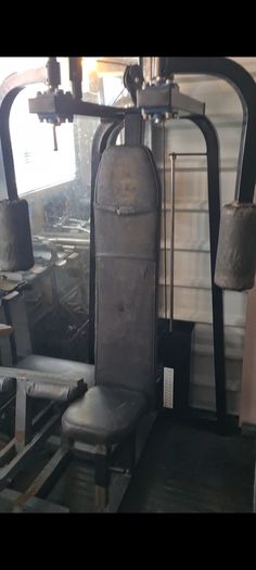 Pec Deck Machine