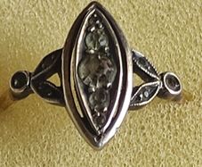 Vintage 9ct gold ring