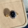 Vintage 18 ct gold Diamond Sapphire ring size R1/2 Image 9