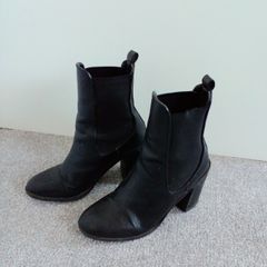 Ladies Boots