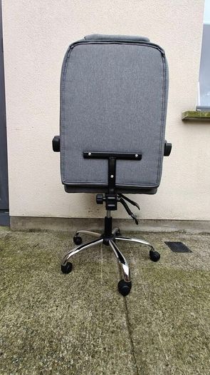 Ergonomic office chair
