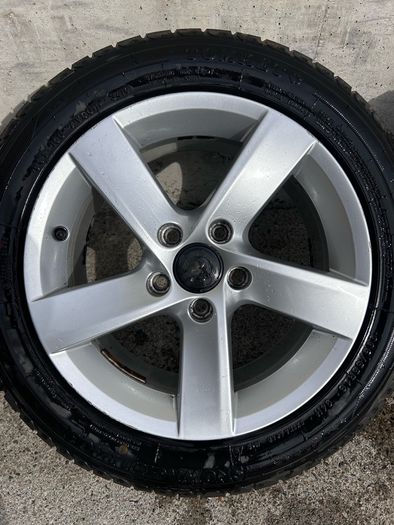 Genuine Volkswagen 16" Alloy Wheels - Like New Tyres
