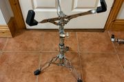Pearl snare stand