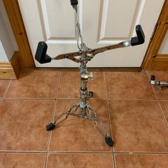 Pearl snare stand