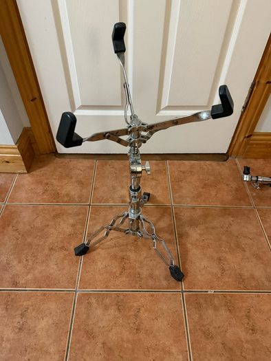 Pearl snare stand