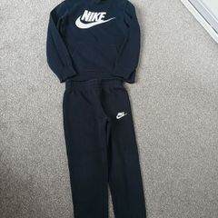 Nike boy's tracksuit age 5/6