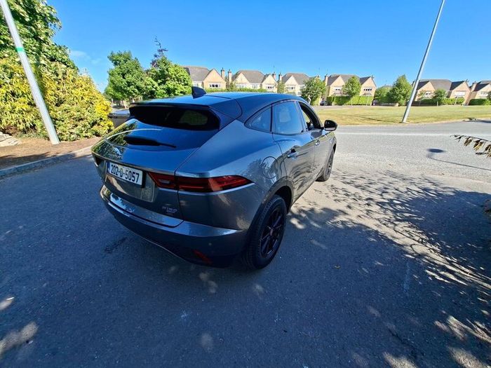 Jaguar E-Pace 2020 chequered flag