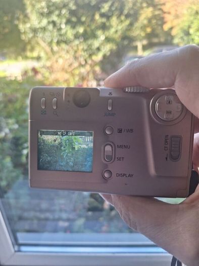 Canon PowerShot S20 3.3MP Vintage Digital Camera Boxed