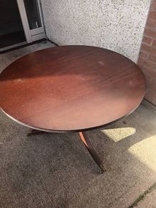 round table and chairs