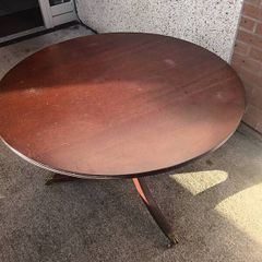 round table and chairs
